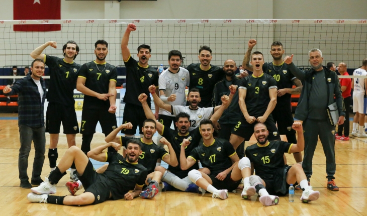 Büyükşehir Belediyespor, voleybolda sezona galibiyetle başladı