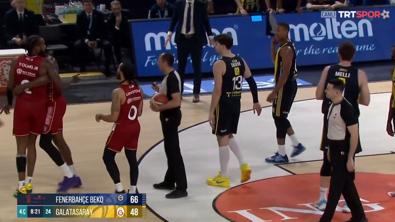 Fenerbahçe Beko-Galatasaray mücadelesinde olay çıktı! Maç yarıda kesildi