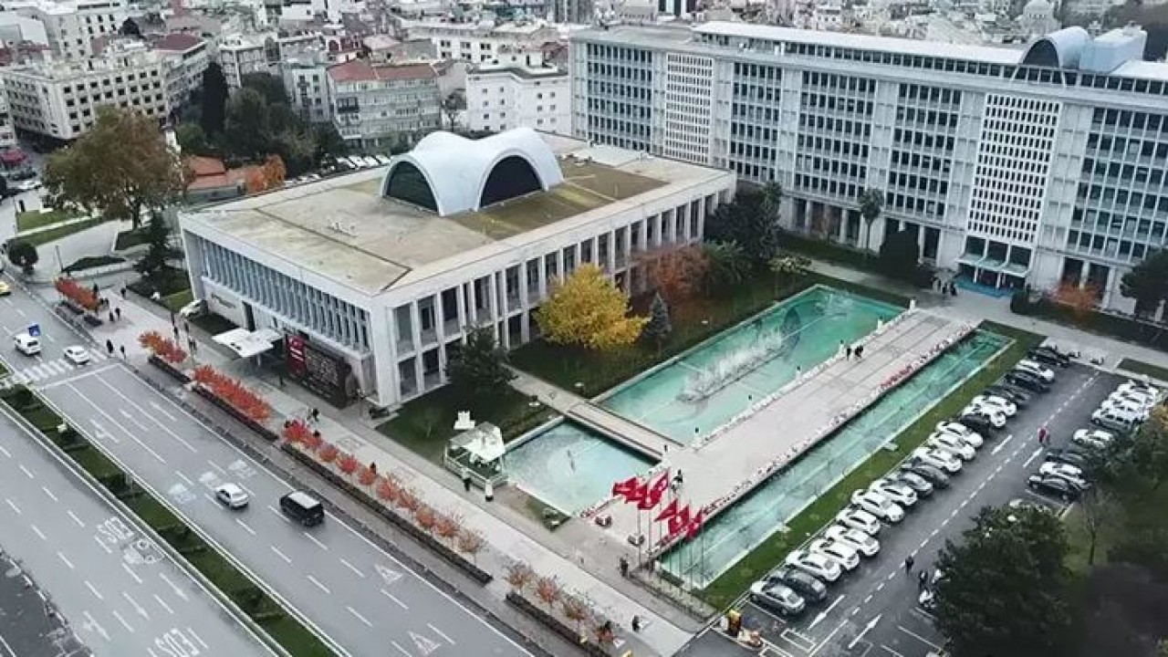 İBB soruşturmasında gözaltına alınan otel müdürü ve güvenlik müdürü adli kontrol şartıyla serbest bırakıldı