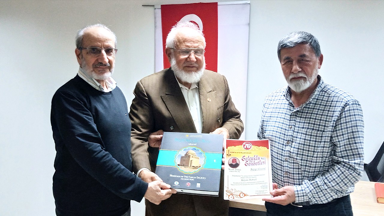 Emekli Müftü Kazım Debreli, Selçuklu salı sohbetlerinde hayatını ve hatıralarını anlattı